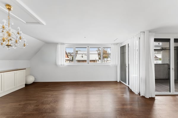 SCHÖNE 5.5 ZIMMER WOHNUNG 2. OG IN LÄNDLICHER UMGEBUNG 7