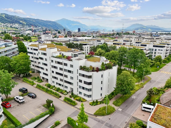 Schöne 4.5 Zimmerwohnung 3. OG Landhausstrasse 4e 3