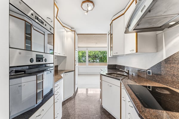 Schöne 4.5 Zimmerwohnung 3. OG Landhausstrasse 4e 13