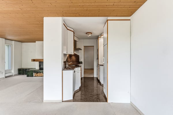 Schöne 4.5 Zimmerwohnung 3. OG Landhausstrasse 4e 12
