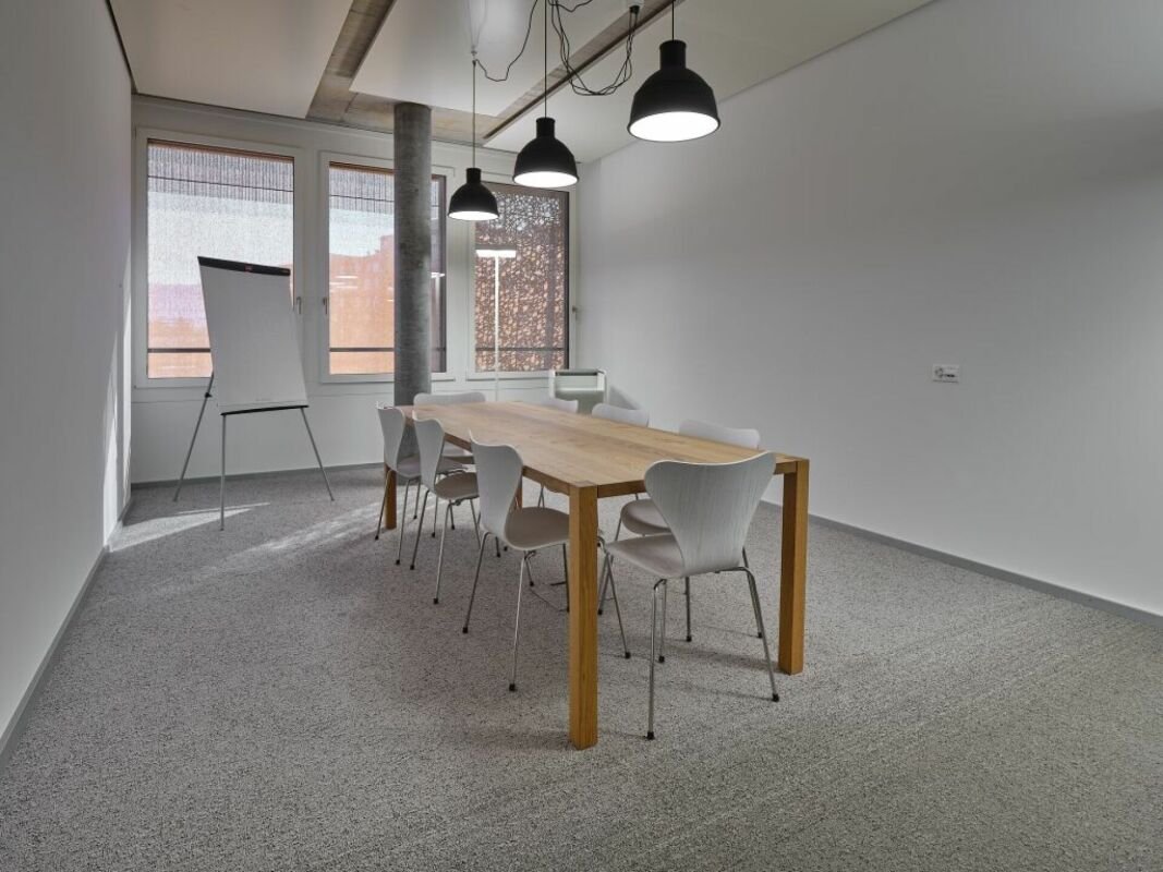 Modern ausgebautes Einzelbüro