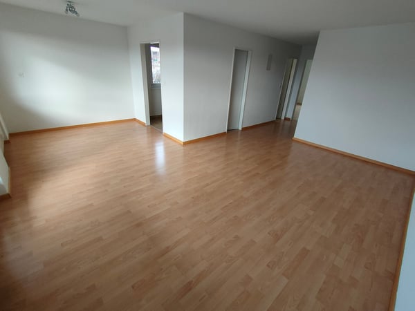 1.5 Zimmerwohnung mit Balkon in Remetschwil 2