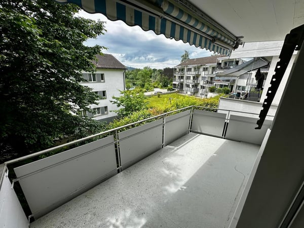 Schöne 1.5-Zimmer-Wohnung im 1.OG, mit grossem Balkon in St. Gallen 9