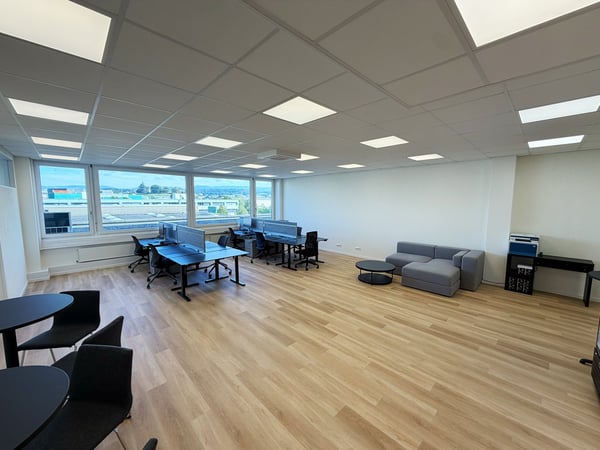 Helles, möbliertes Einzelbüro (18.6 m2) inkl. Domiziladresse & 24/7 Zugang in Cham 5