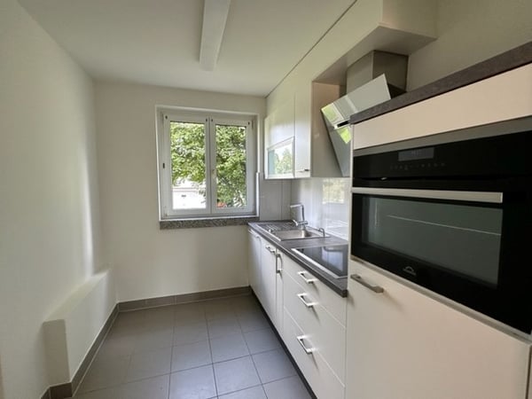Wunderschöne und zentrale 3.0-Zimmerwohnung mit Gartensitzplatz in St. Gallen 2