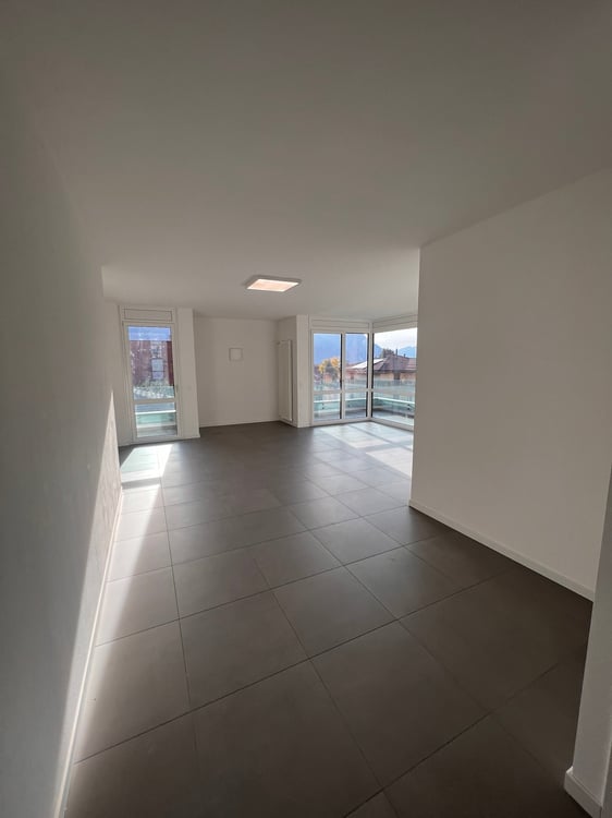 AFFITTASI AMPIO 1.5 LOCALI IN STABILE RECENTEMENTE RINNOVATO 2