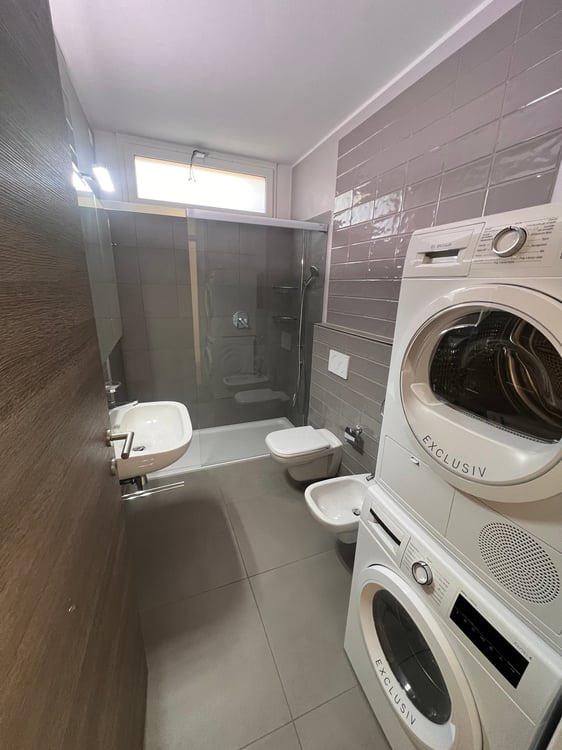 AFFITTASI AMPIO 1.5 LOCALI IN STABILE RECENTEMENTE RINNOVATO 13