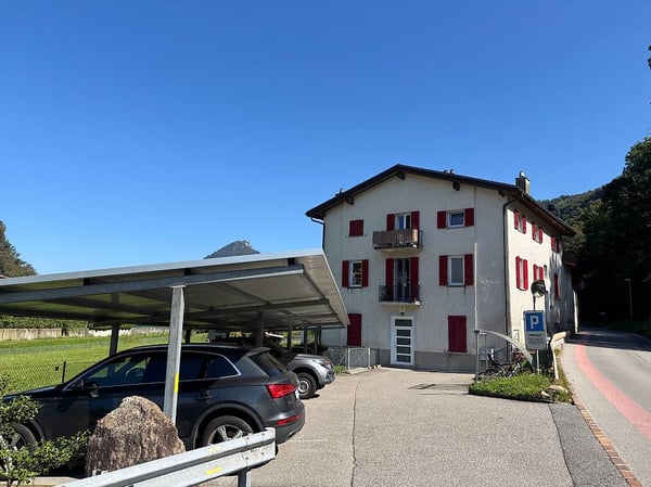 VENDESI STABILE A REDDITO CON TERRENO EDIFICABILE - BARBENGO 2