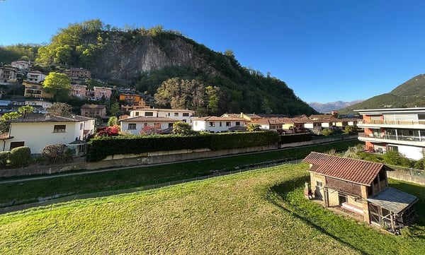 VENDESI STABILE A REDDITO CON TERRENO EDIFICABILE - BARBENGO 4
