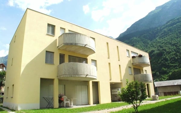 Vendesi due luminosi appartamenti/studi di 4 locali ciascuno - Mesocco 1