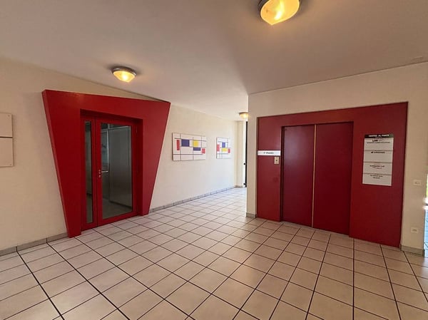 AFFITTASI SPAZIO COMMERCIALE DI CA. 78 mq A CADENAZZO 3