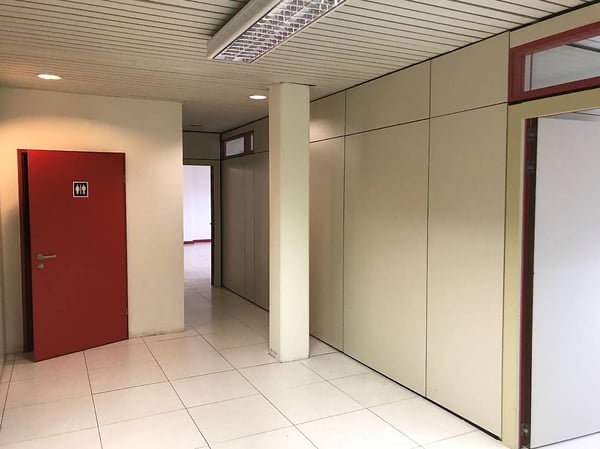 AFFITTASI A CADENAZZO SPAZIO COMMERCIALE DI CA. 130 mq 6