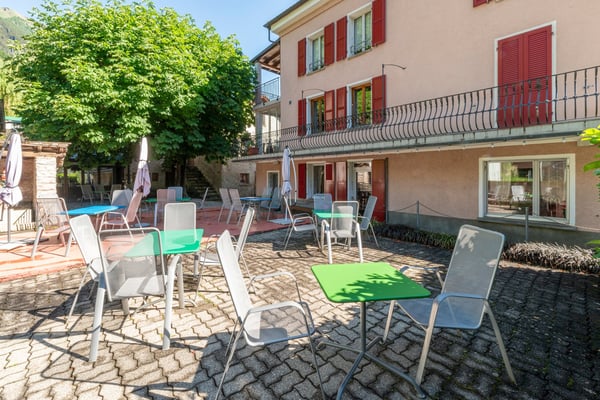 AFFITTASI A MESOCCO STORICO BAR GENI 4