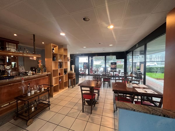 AFFITTASI A CADENAZZO RISTORANTE DI CA. 282 mq 4