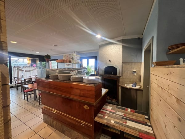 AFFITTASI A CADENAZZO RISTORANTE DI CA. 282 mq 6