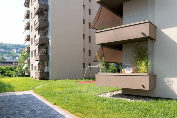 9500, Roggia, posteggio esterno 4