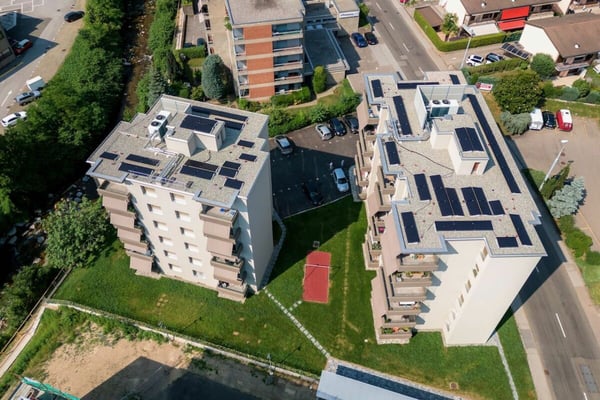 9500, Roggia, posteggio esterno 9