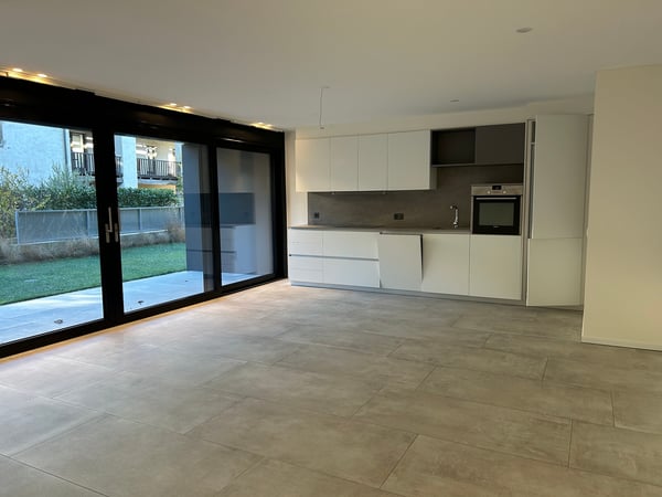 MAGLIASO 1.5 LOCALI CON GIARDINO E PISCINA CONDOMINIALE 2