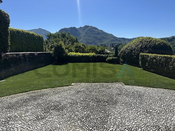 MUZZANO  Villa di charme 6.5 locali giardino e vista lago 1