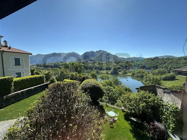 MUZZANO  Villa di charme 6.5 locali giardino e vista lago 2