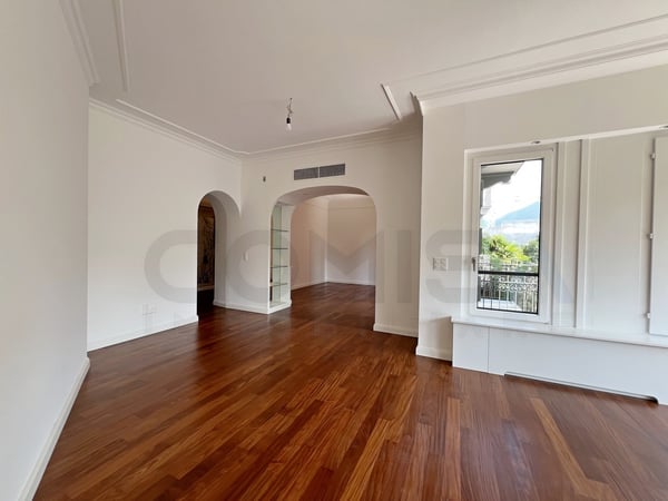 LUGANO CENTRO Appartamento signorile di 10.5 locali con giardino 2