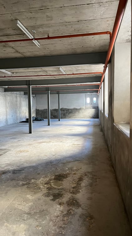 Deposito/Magazzino di 265 mq con parcheggio a Balerna 3
