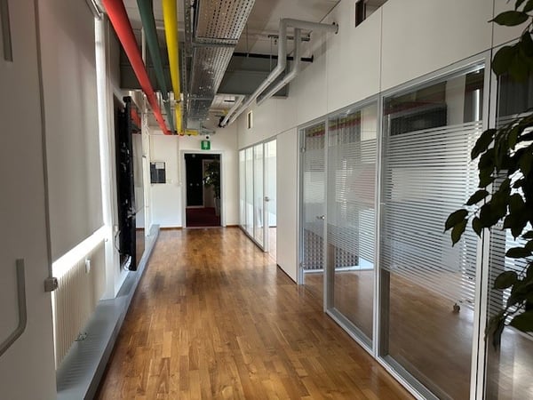 Ufficio Moderno in Affitto a Balerna – 25 m² Accessibile e Ben Connesso 1