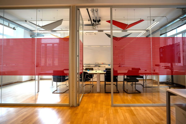 Ufficio Moderno in Affitto a Balerna – 296 m² 7
