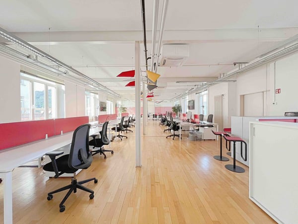 Ufficio Moderno in Affitto a Balerna – 296 m² 8