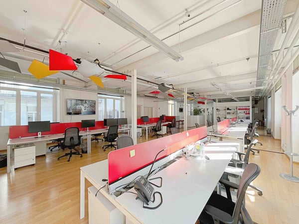 Ufficio Moderno in Affitto a Balerna – 296 m² 4
