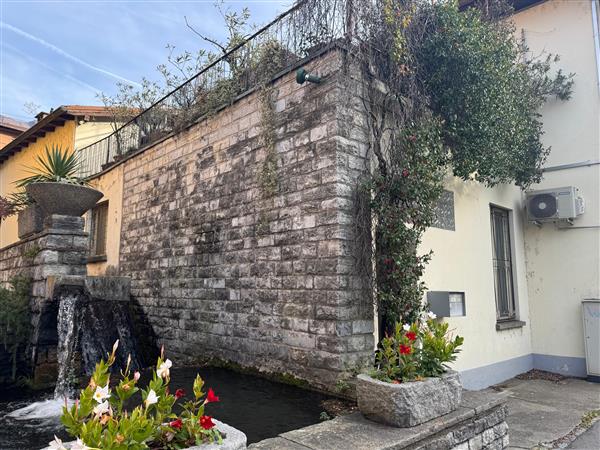 Maroggia: Palazzo a reddito 1