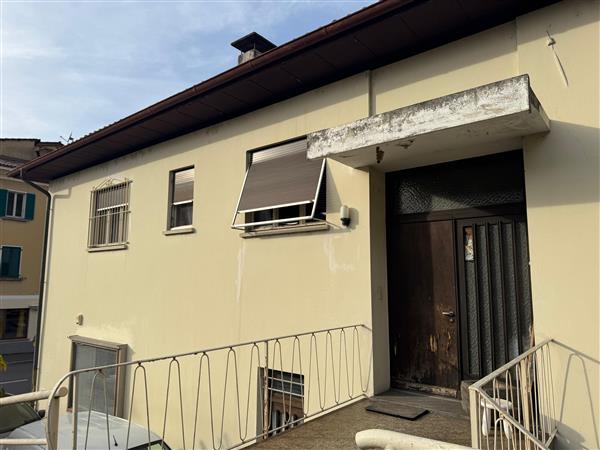 Maroggia: Palazzo a reddito 2