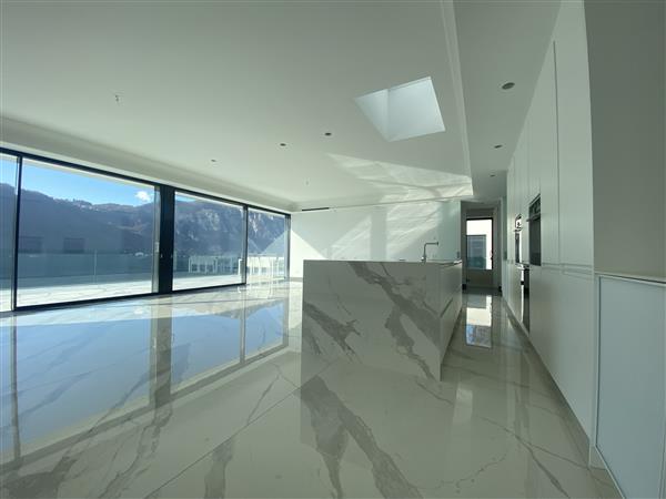 Bissone: Attico 4.5 locali 4