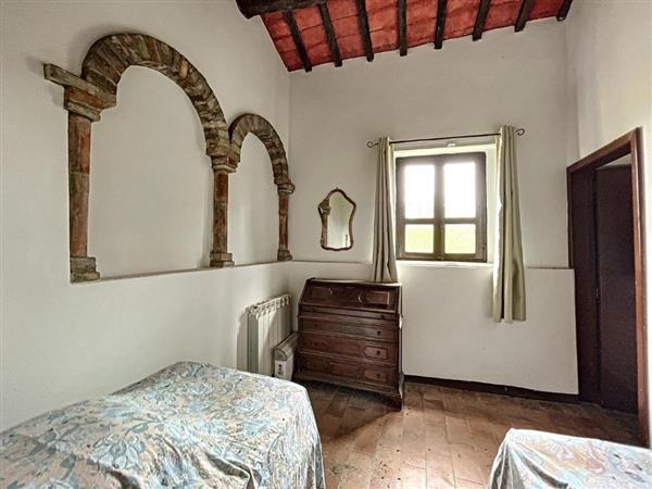 Pisa: Casale 11