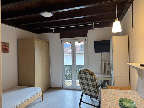 Caslano: Appartamento arredato  1 locale 8