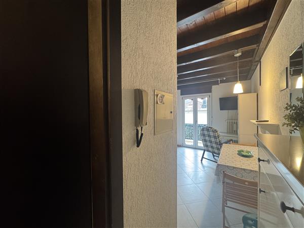 Caslano: Appartamento arredato  1 locale 7