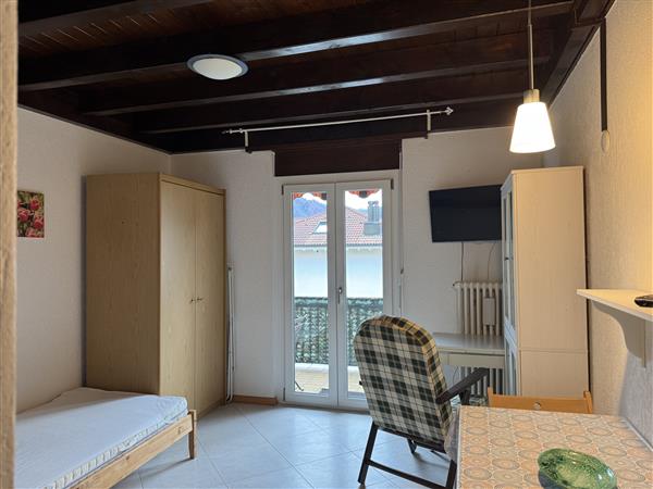 Caslano: Appartamento arredato  1 locale 9