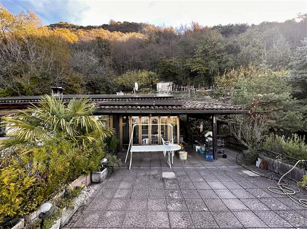 Carabbia: Casa unifamiliare 7.5 locali 7