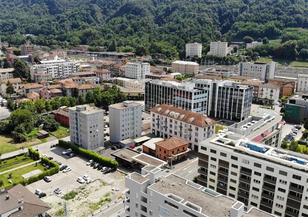 Chiasso: Palazzo a reddito 19 locali 8