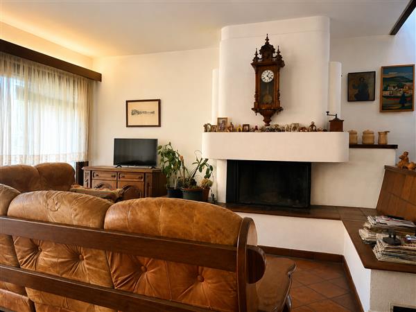 Melano : Casa 6 locali 8