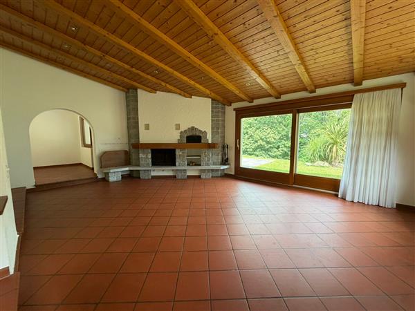 SEMIONE: Casa bifamiliare 9 locali 6