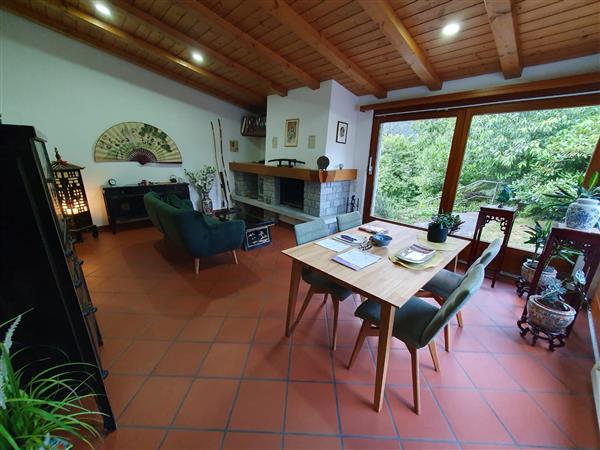 SEMIONE: Casa bifamiliare 9 locali 12
