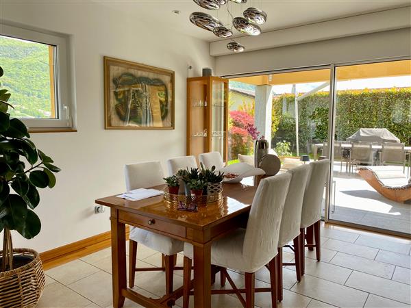 Lugaggia: Casa unifamiliare 6 locali 10