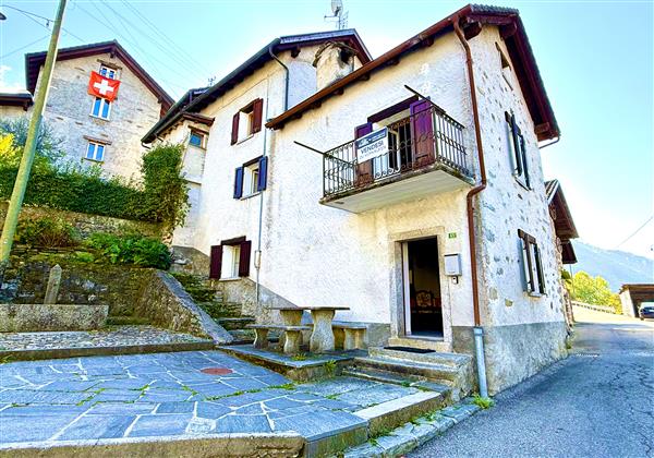 Centovalli-Palagnedra-Crupp: Casa a schiera 4 locali 1