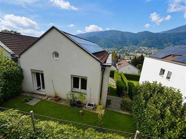 Cadempino: Casa unifamiliare 6 locali 12