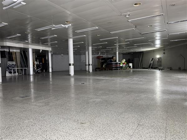 Mendrisio: Spazio commerciale 1 locale 6