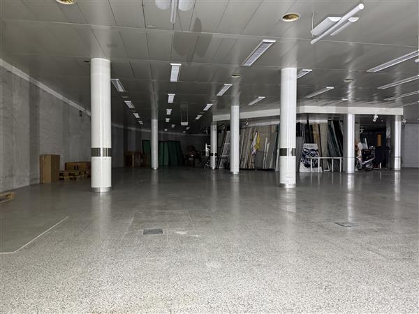 Mendrisio: Spazio commerciale 1 locale 4