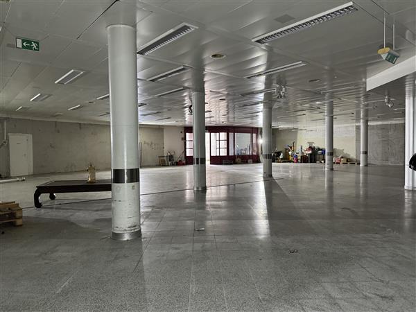 Mendrisio: Spazio commerciale 1 locale 8