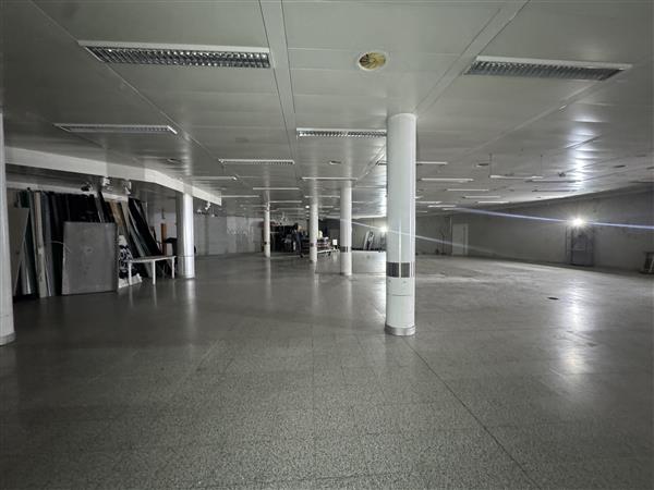 Mendrisio: Spazio commerciale 1 locale 2