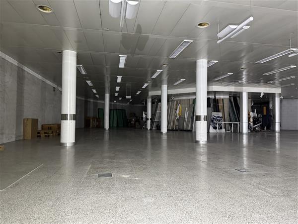 Mendrisio: Spazio commerciale 1 locale 5